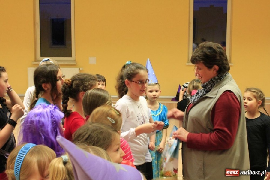 Zdjęcie w galerii na portalu naszraciborz.pl: Od zmroku do świtu w świecie Andersena wiadomości z regionu