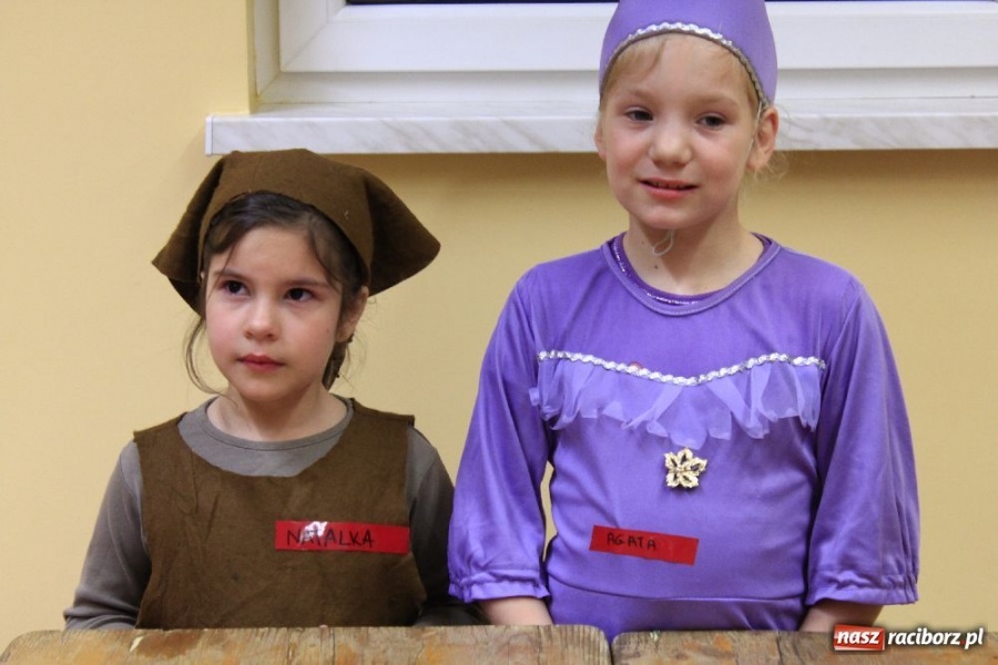 Zdjęcie w galerii na portalu naszraciborz.pl: Od zmroku do świtu w świecie Andersena wiadomości z regionu