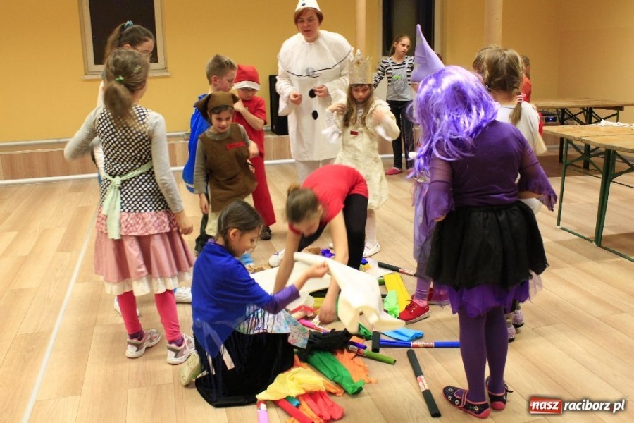 Zdjęcie w galerii na portalu naszraciborz.pl: Od zmroku do świtu w świecie Andersena wiadomości z regionu