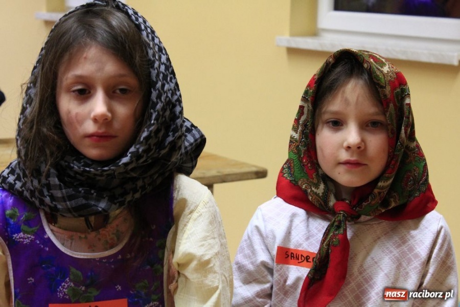 Zdjęcie w galerii na portalu naszraciborz.pl: Od zmroku do świtu w świecie Andersena wiadomości z regionu