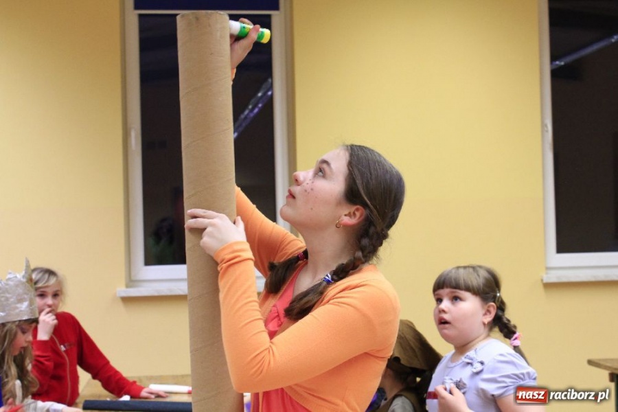 Zdjęcie w galerii na portalu naszraciborz.pl: Od zmroku do świtu w świecie Andersena wiadomości z regionu