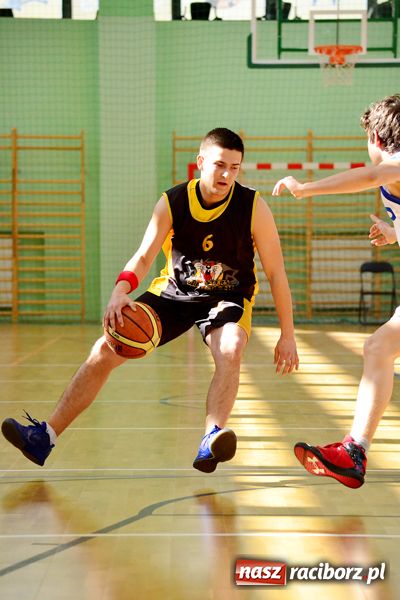 Zdjęcie w galerii na portalu naszraciborz.pl: Już tylko kolejka przed fazą play-off wiadomości z regionu