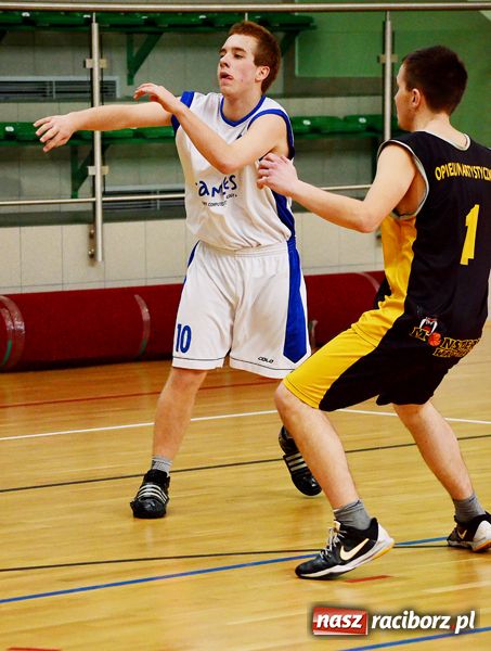 Zdjęcie w galerii na portalu naszraciborz.pl: Już tylko kolejka przed fazą play-off wiadomości z regionu