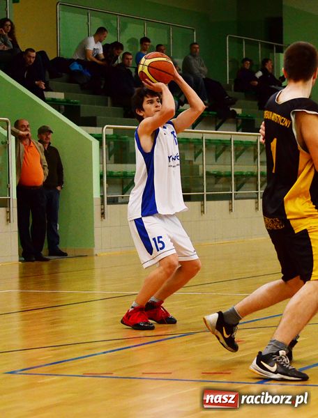 Zdjęcie w galerii na portalu naszraciborz.pl: Już tylko kolejka przed fazą play-off wiadomości z regionu