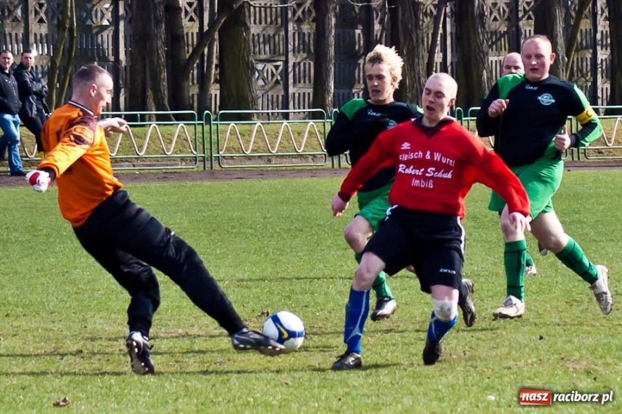 Zdjęcie w galerii na portalu naszraciborz.pl: Brutalna gra przy Wyszyńskiego wiadomości z regionu