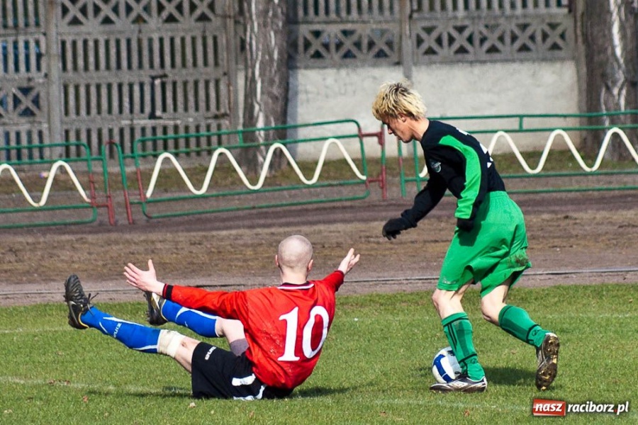 Zdjęcie w galerii na portalu naszraciborz.pl: Brutalna gra przy Wyszyńskiego wiadomości z regionu