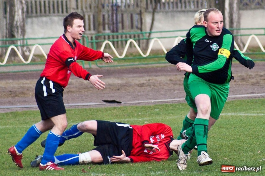 Zdjęcie w galerii na portalu naszraciborz.pl: Brutalna gra przy Wyszyńskiego wiadomości z regionu