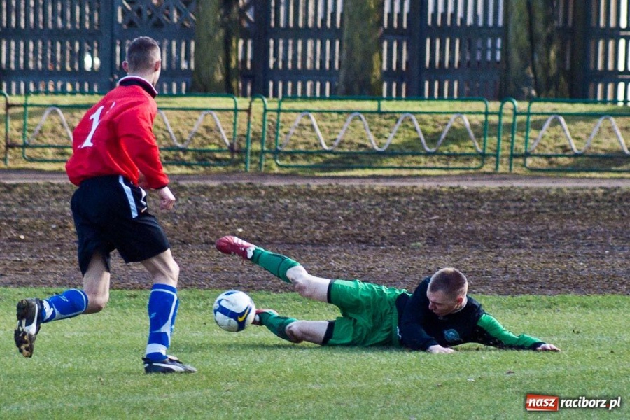 Zdjęcie w galerii na portalu naszraciborz.pl: Brutalna gra przy Wyszyńskiego wiadomości z regionu
