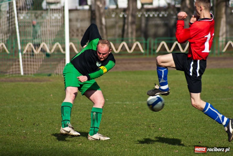 Zdjęcie w galerii na portalu naszraciborz.pl: Brutalna gra przy Wyszyńskiego wiadomości z regionu