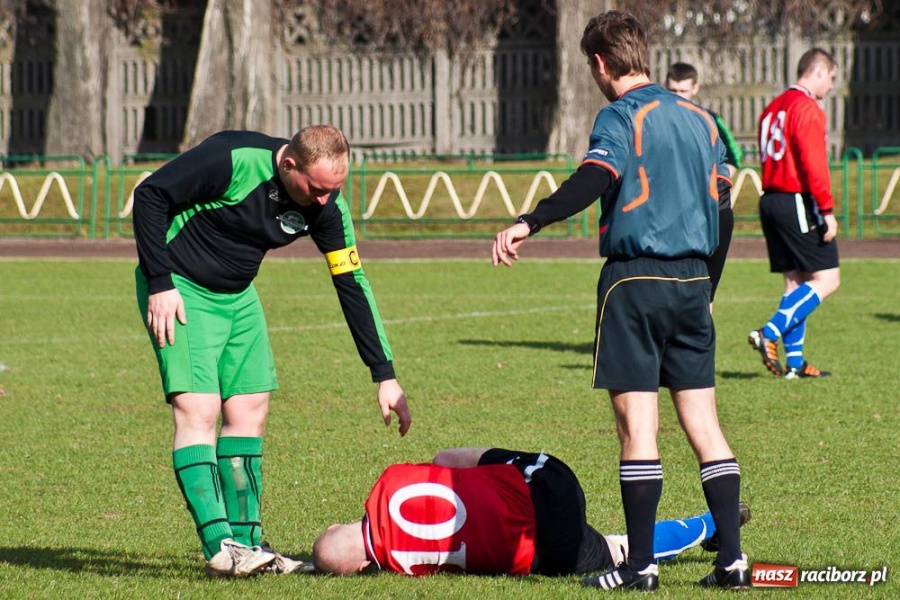 Zdjęcie w galerii na portalu naszraciborz.pl: Brutalna gra przy Wyszyńskiego wiadomości z regionu