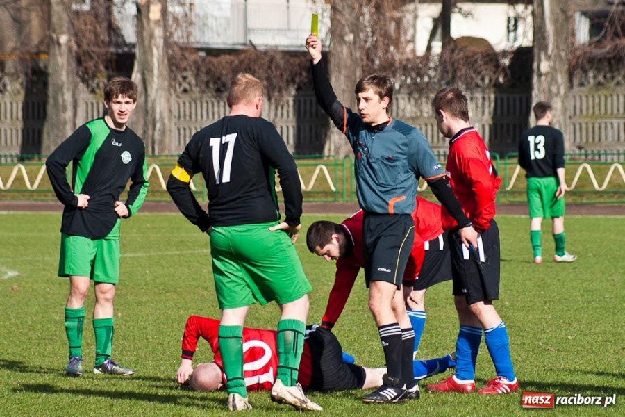 Zdjęcie w galerii na portalu naszraciborz.pl: Brutalna gra przy Wyszyńskiego wiadomości z regionu