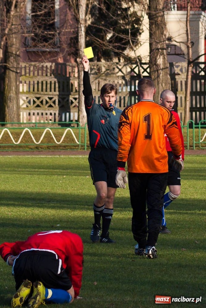 Zdjęcie w galerii na portalu naszraciborz.pl: Brutalna gra przy Wyszyńskiego wiadomości z regionu