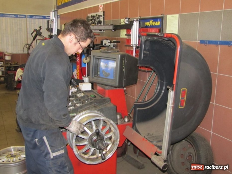 Zdjęcie w galerii na portalu naszraciborz.pl: Wiosenne porządki z Auto Serwis Prusicki wiadomości z regionu