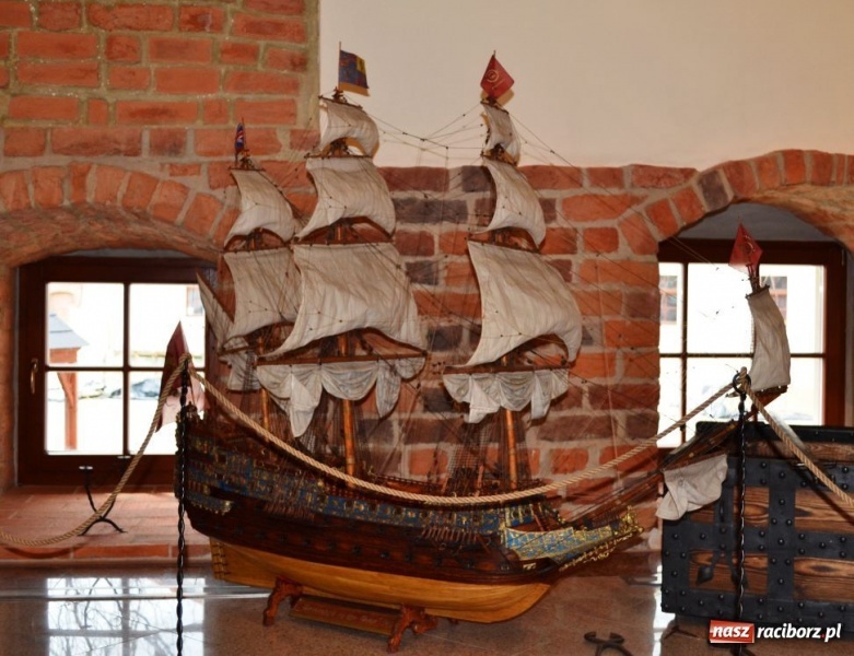 Zdjęcie w galerii na portalu naszraciborz.pl: Władcy mórz na zamku wiadomości z regionu