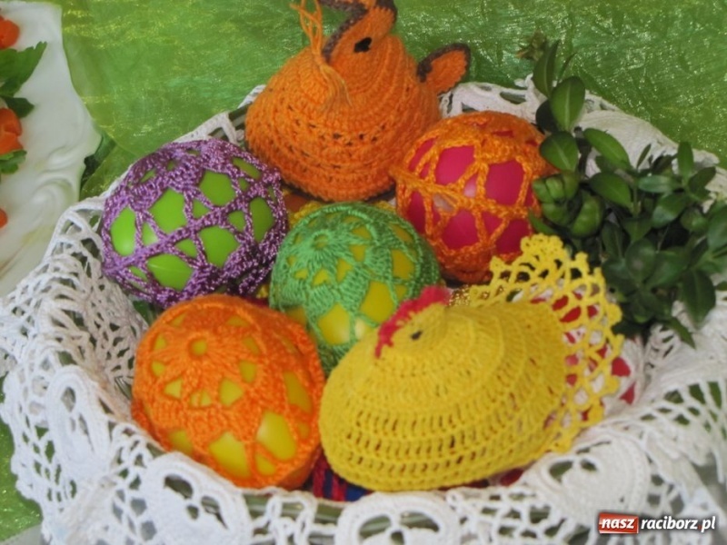 Zdjęcie w galerii na portalu naszraciborz.pl: Kolorowe stoły w krzanowickiej szkole wiadomości z regionu