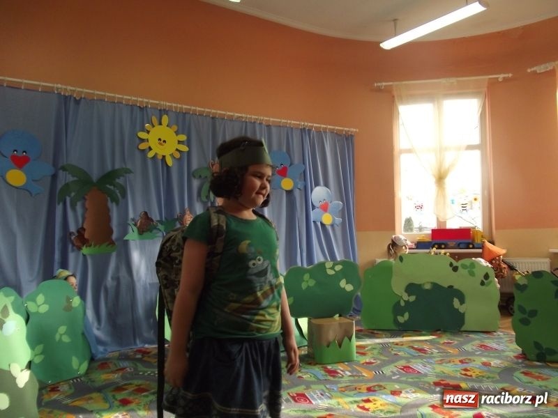 Zdjęcie w galerii na portalu naszraciborz.pl: Pantomima Dżungla bez dymu wiadomości z regionu