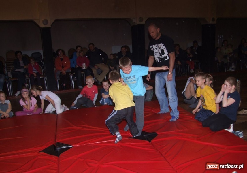 Zdjęcie w galerii na portalu naszraciborz.pl: Młodzi adepci ju-jitsu w Krzanowicach wiadomości z regionu