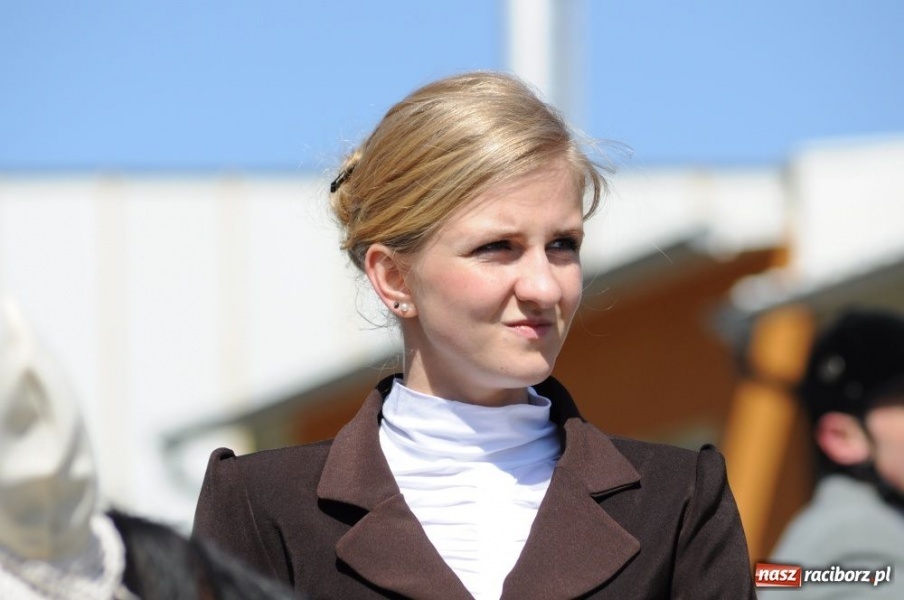 Zdjęcie w galerii na portalu naszraciborz.pl: Lider RAŚ konno w Pietrowicach Wielkich wiadomości z regionu