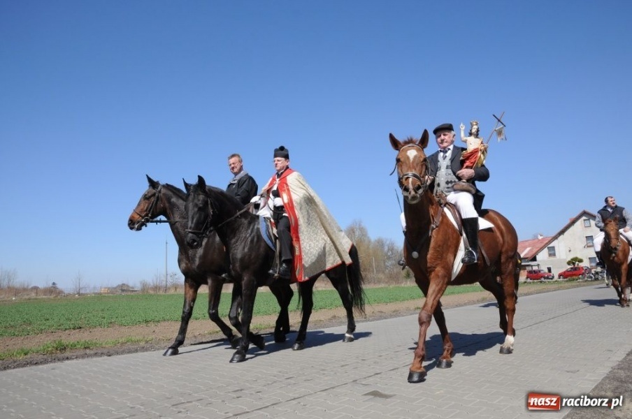 Zdjęcie w galerii na portalu naszraciborz.pl: Lider RAŚ konno w Pietrowicach Wielkich wiadomości z regionu