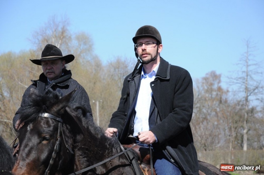 Zdjęcie w galerii na portalu naszraciborz.pl: Lider RAŚ konno w Pietrowicach Wielkich wiadomości z regionu