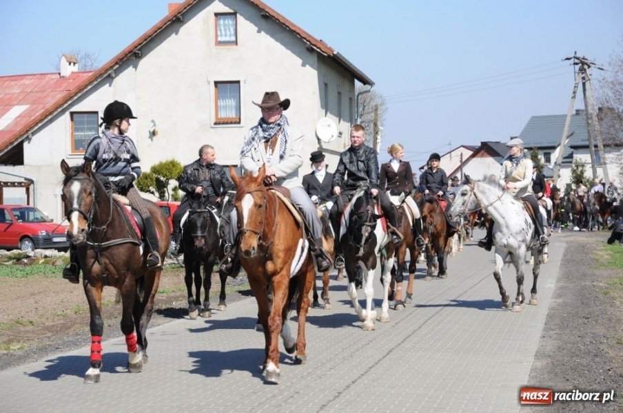 Zdjęcie w galerii na portalu naszraciborz.pl: Lider RAŚ konno w Pietrowicach Wielkich wiadomości z regionu