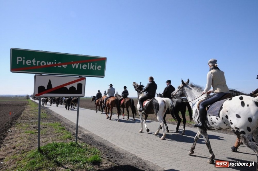 Zdjęcie w galerii na portalu naszraciborz.pl: Lider RAŚ konno w Pietrowicach Wielkich wiadomości z regionu