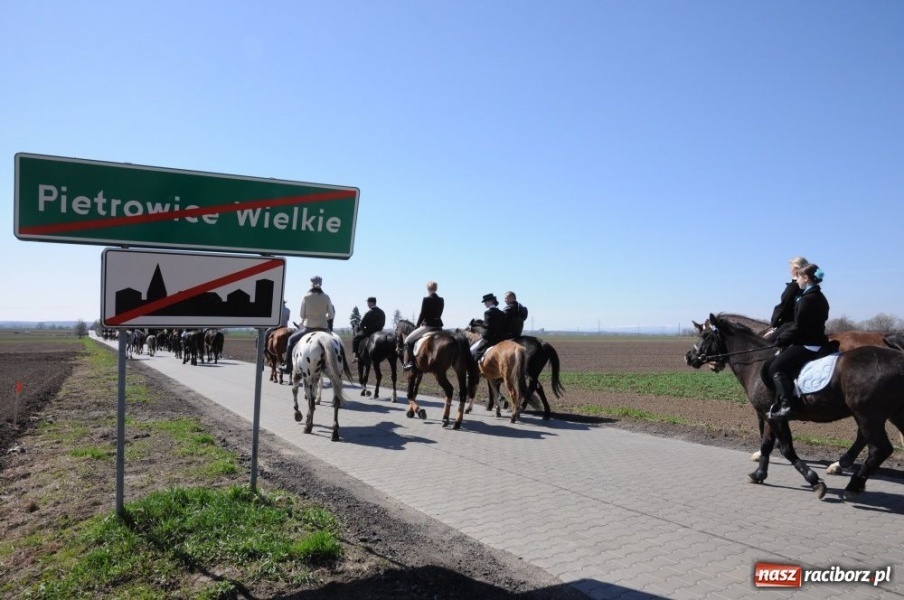 Zdjęcie w galerii na portalu naszraciborz.pl: Lider RAŚ konno w Pietrowicach Wielkich wiadomości z regionu