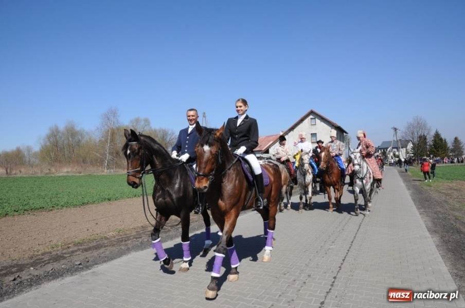 Zdjęcie w galerii na portalu naszraciborz.pl: Lider RAŚ konno w Pietrowicach Wielkich wiadomości z regionu