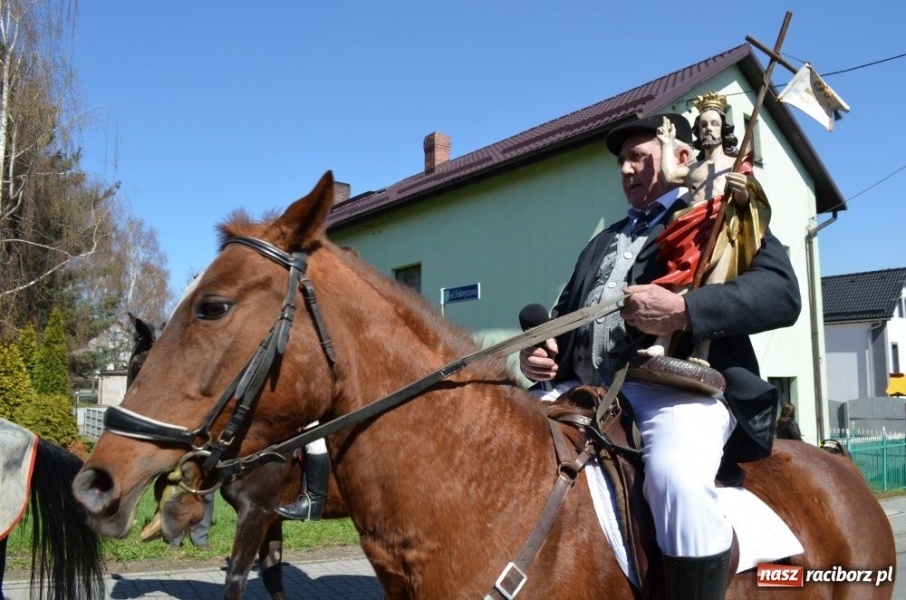 Zdjęcie w galerii na portalu naszraciborz.pl: Lider RAŚ konno w Pietrowicach Wielkich wiadomości z regionu