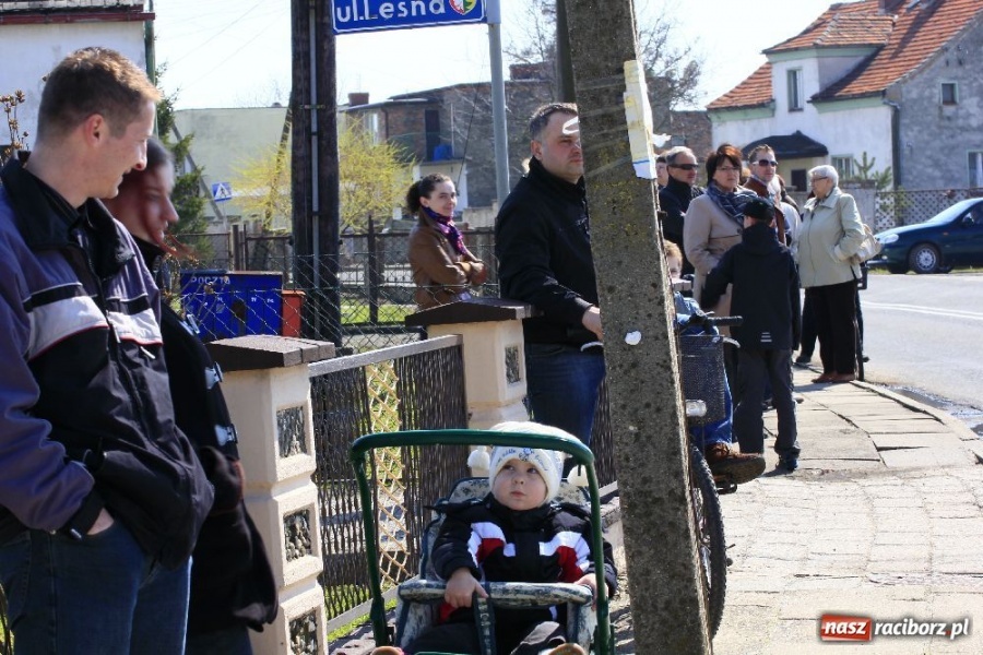 Zdjęcie w galerii na portalu naszraciborz.pl: Kaskaderzy w Zawadzie Książęcej wiadomości z regionu