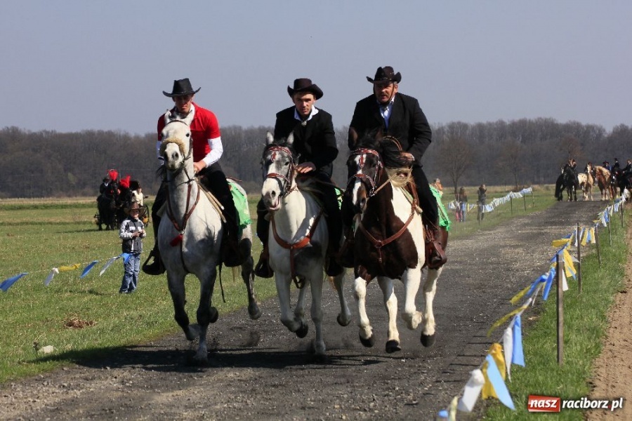 Zdjęcie w galerii na portalu naszraciborz.pl: Kaskaderzy w Zawadzie Książęcej wiadomości z regionu