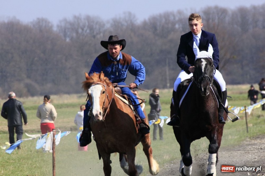 Zdjęcie w galerii na portalu naszraciborz.pl: Kaskaderzy w Zawadzie Książęcej wiadomości z regionu