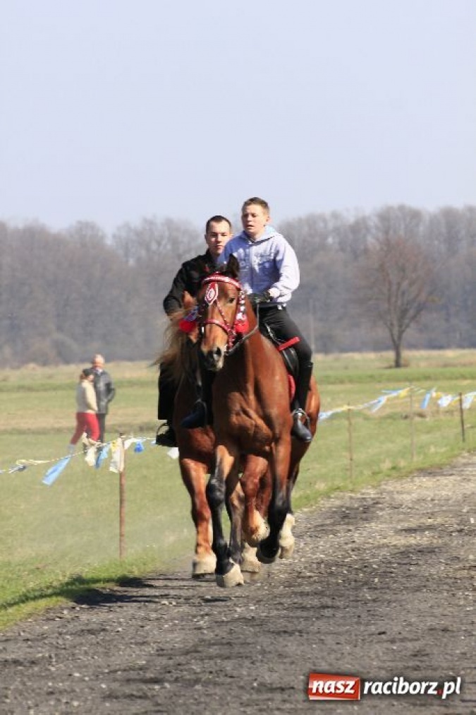 Zdjęcie w galerii na portalu naszraciborz.pl: Kaskaderzy w Zawadzie Książęcej wiadomości z regionu