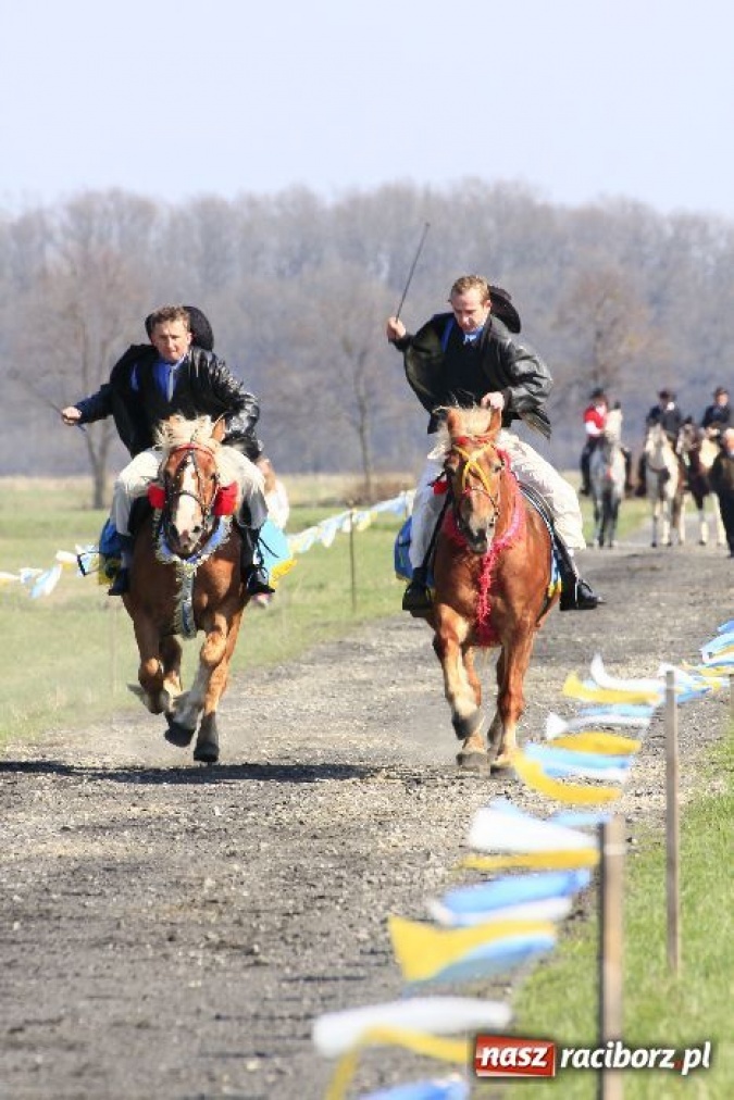 Zdjęcie w galerii na portalu naszraciborz.pl: Kaskaderzy w Zawadzie Książęcej wiadomości z regionu