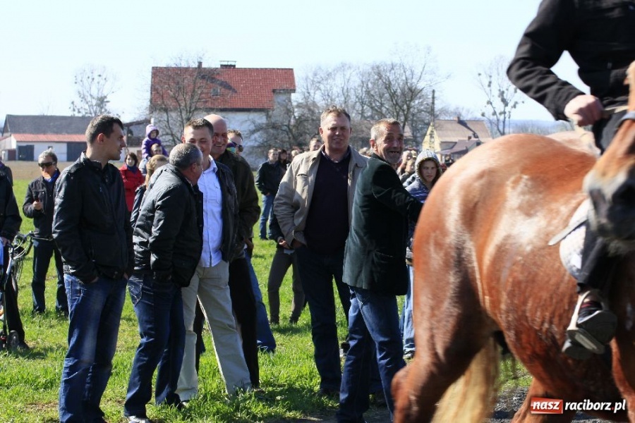 Zdjęcie w galerii na portalu naszraciborz.pl: Kaskaderzy w Zawadzie Książęcej wiadomości z regionu