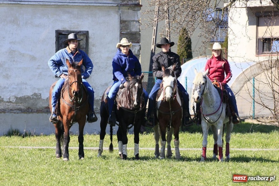 Zdjęcie w galerii na portalu naszraciborz.pl: Kaskaderzy w Zawadzie Książęcej wiadomości z regionu