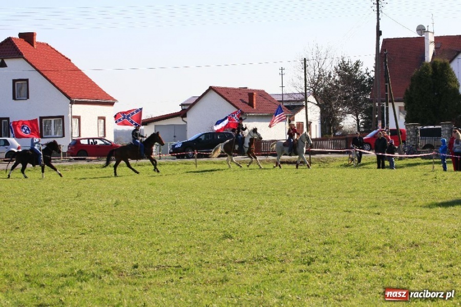 Zdjęcie w galerii na portalu naszraciborz.pl: Kaskaderzy w Zawadzie Książęcej wiadomości z regionu
