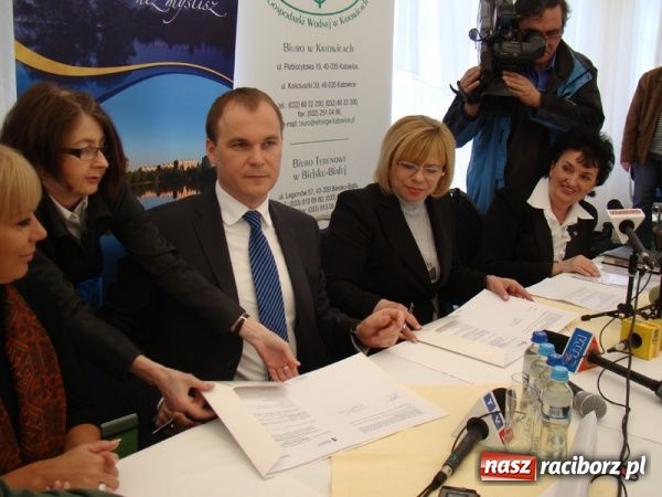 Zdjęcie w galerii na portalu naszraciborz.pl: Wraca życie do stawu Kalina wiadomości z regionu