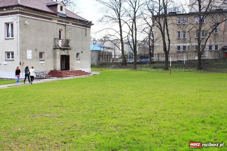 Zdjęcie w galerii na portalu naszraciborz.pl: Ekonomik: nowe boisko już we wrześniu wiadomości z regionu