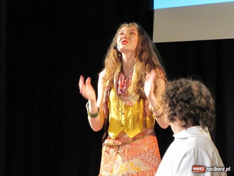 Zdjęcie w galerii na portalu naszraciborz.pl: IRREALIS rozbawiła do łez wiadomości z regionu