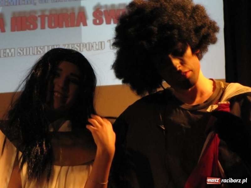 Zdjęcie w galerii na portalu naszraciborz.pl: IRREALIS rozbawiła do łez wiadomości z regionu