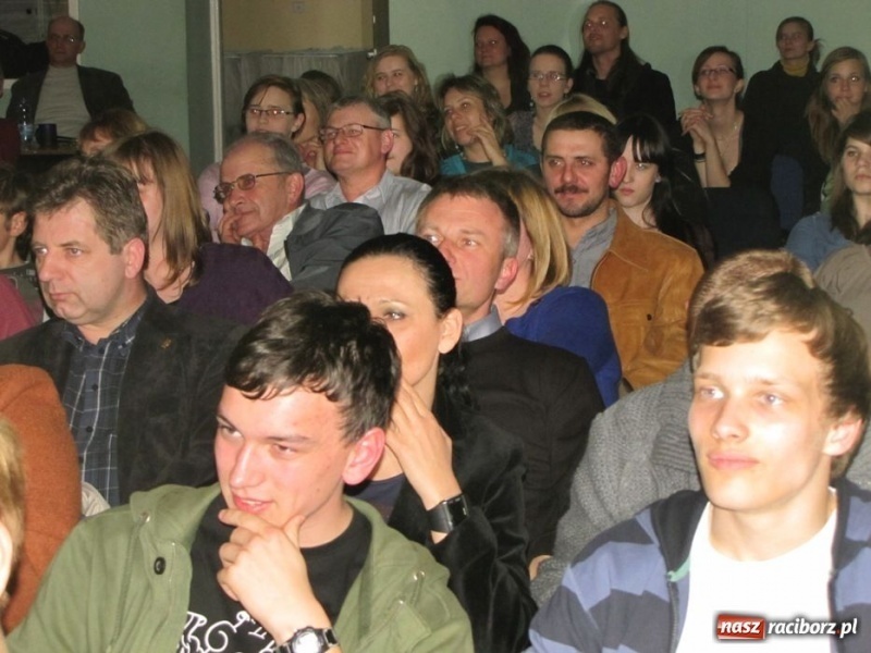 Zdjęcie w galerii na portalu naszraciborz.pl: IRREALIS rozbawiła do łez wiadomości z regionu