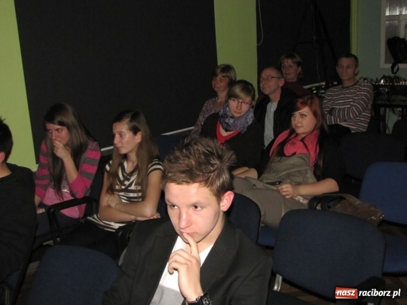 Zdjęcie w galerii na portalu naszraciborz.pl: IRREALIS rozbawiła do łez wiadomości z regionu