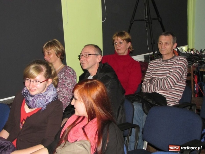 Zdjęcie w galerii na portalu naszraciborz.pl: IRREALIS rozbawiła do łez wiadomości z regionu