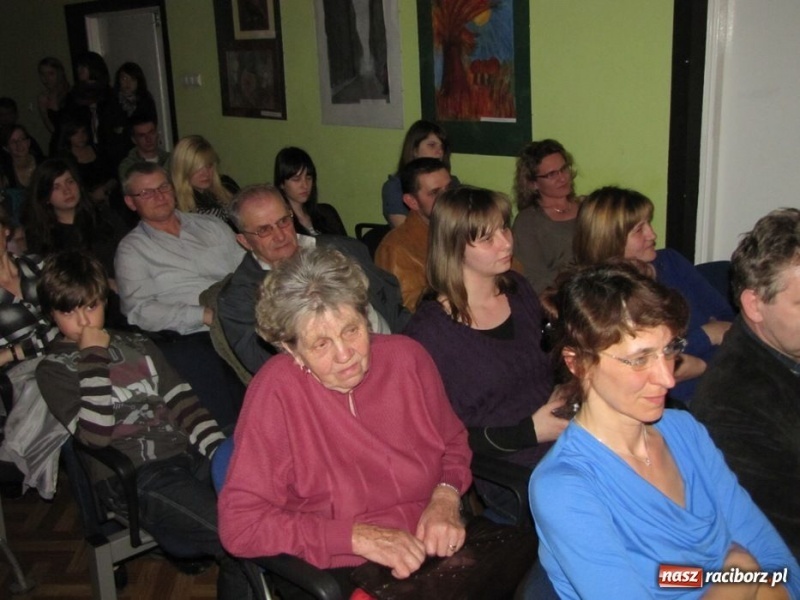 Zdjęcie w galerii na portalu naszraciborz.pl: IRREALIS rozbawiła do łez wiadomości z regionu