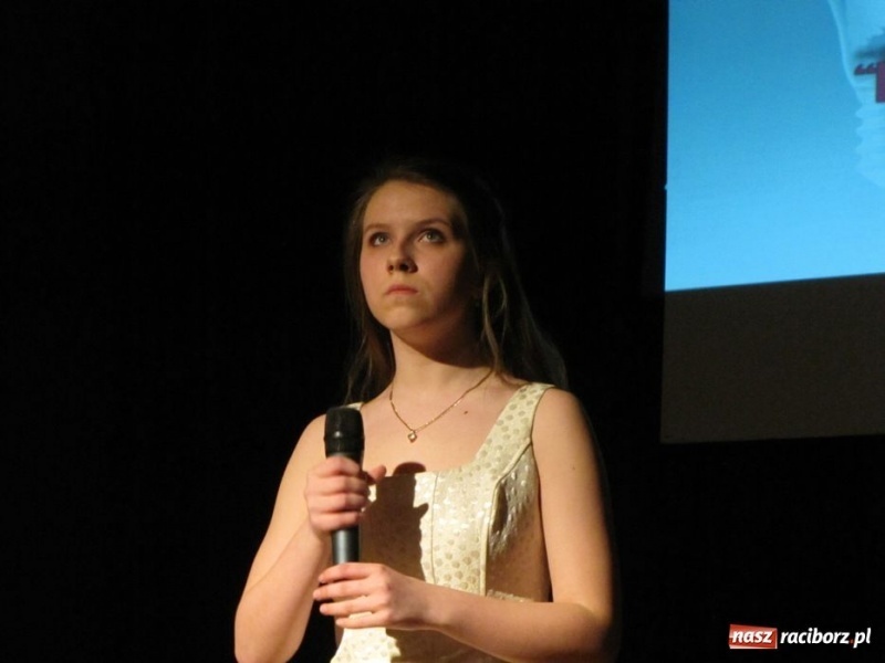 Zdjęcie w galerii na portalu naszraciborz.pl: IRREALIS rozbawiła do łez wiadomości z regionu