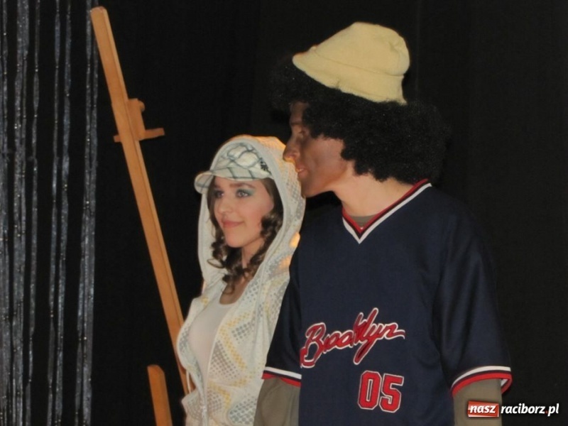 Zdjęcie w galerii na portalu naszraciborz.pl: IRREALIS rozbawiła do łez wiadomości z regionu