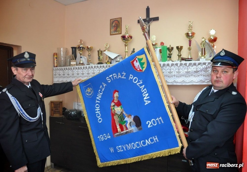 Zdjęcie w galerii na portalu naszraciborz.pl: OSP Szymocice od dziś mają sztandar wiadomości z regionu