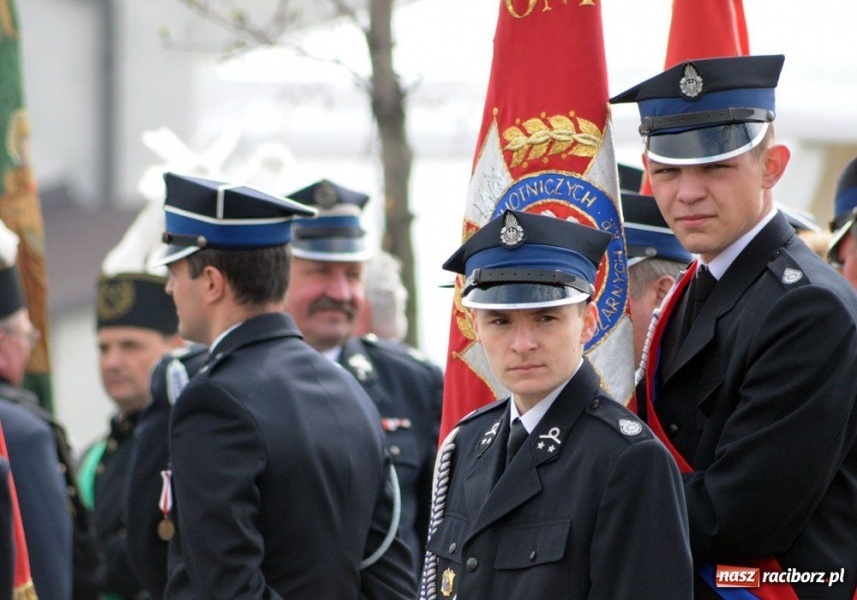 Zdjęcie w galerii na portalu naszraciborz.pl: OSP Szymocice od dziś mają sztandar wiadomości z regionu