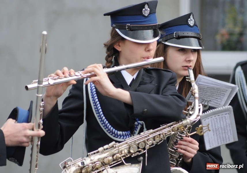 Zdjęcie w galerii na portalu naszraciborz.pl: OSP Szymocice od dziś mają sztandar wiadomości z regionu